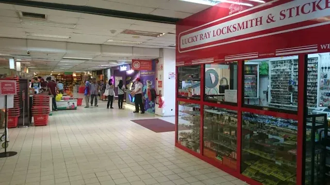 Lucky Ray Locksmith – One of the top locksmiths in Penang, known for quick response and expert key solutions..